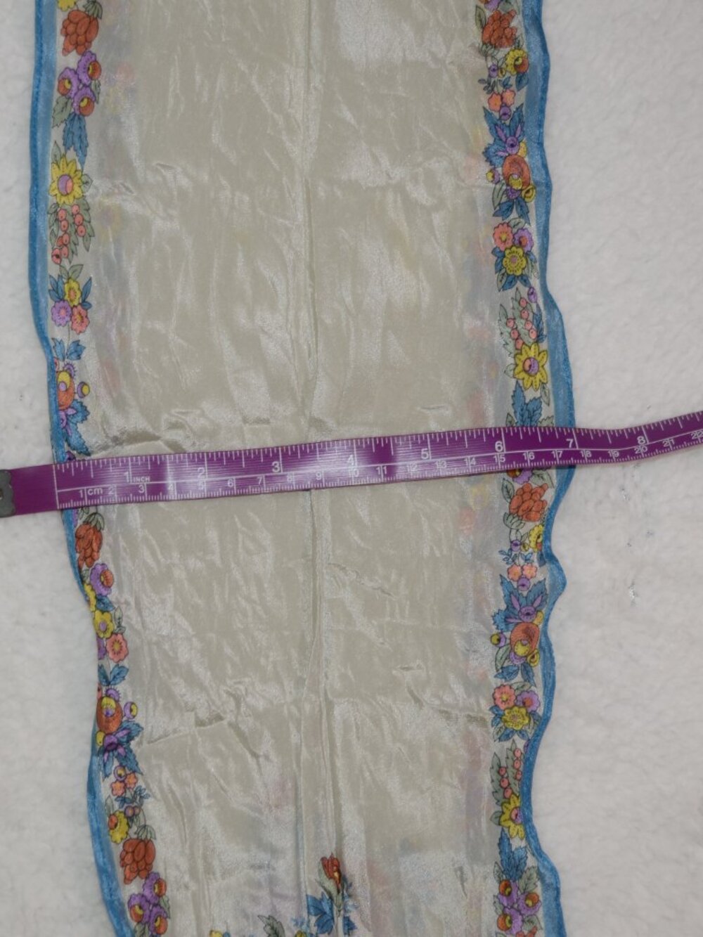 Vintage sheer white floral pointed rectangle scarf - Picture 6 of 6